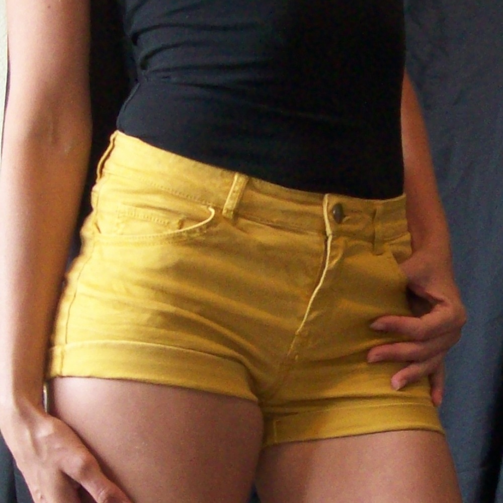H&M Low Rise, Cheeky, Yellow Shorts, 4